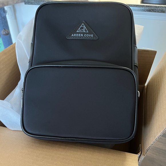 *Brand New* Arden Cove Carmel Anti-Theft Convertible Backpack - Picture 6 of 6